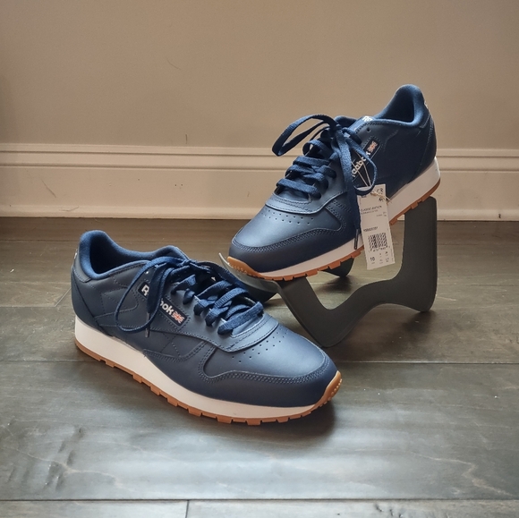 Reebok Classic Leather Sneakers Navy Blue NWOB - Picture 1 of 8